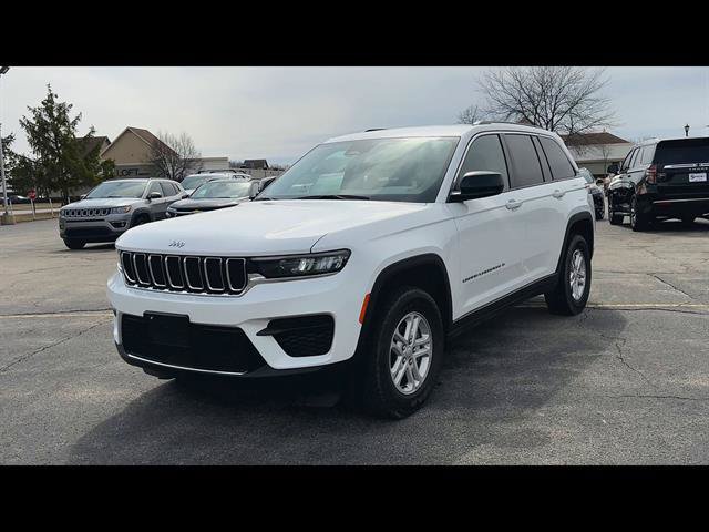 Used 2023 Jeep Grand Cherokee Laredo w/ Luxury Tech Group I AWD/4WD image 27