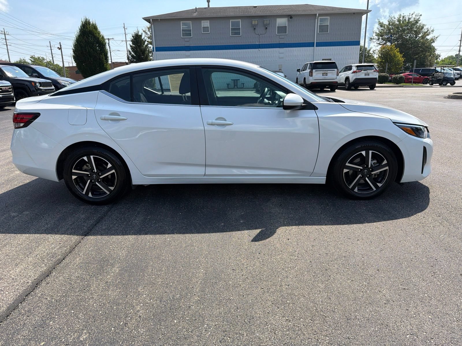 Used 2024 Nissan Sentra SV FWD image 6