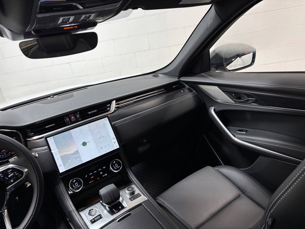 New 2026 Jaguar F-PACE R-Dynamic S image 36