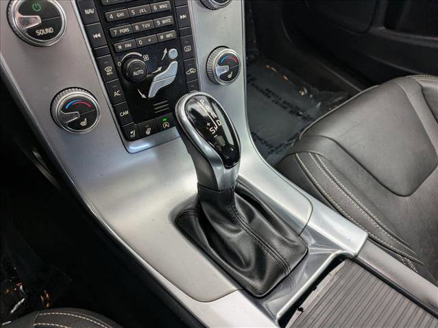 Used 2018 Volvo V60 T5 Dynamic w/ Vision Package image 13