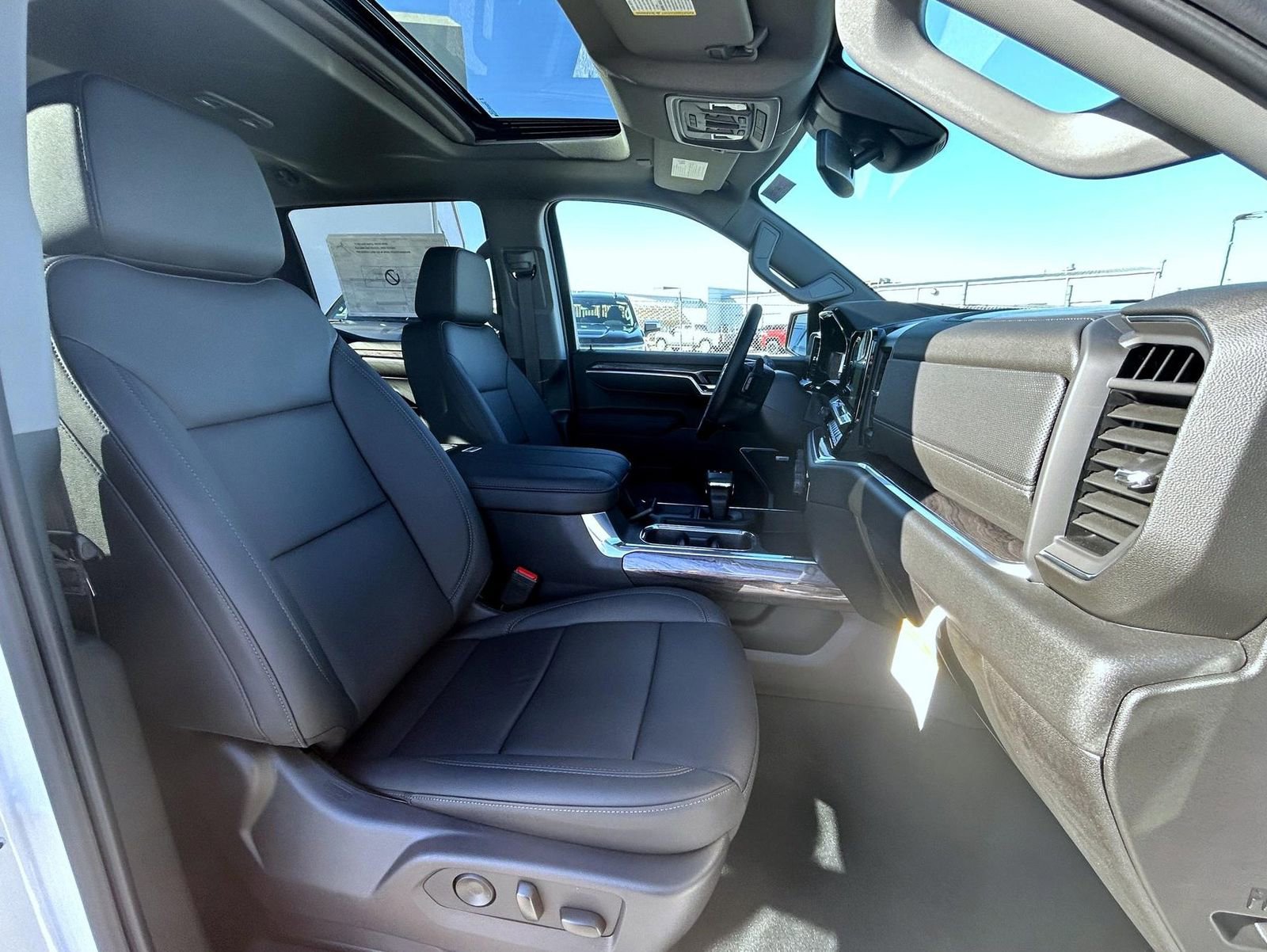New 2026 Chevrolet Silverado 1500 LTZ w/ LTZ Premium Package image 16