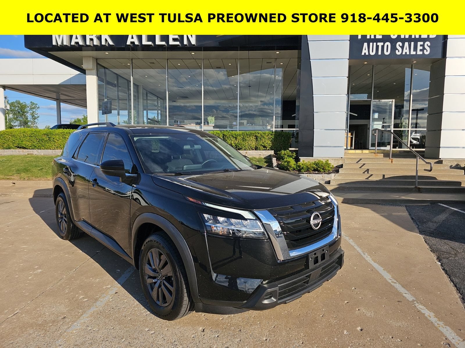 Used 2022 Nissan Pathfinder SV AWD/4WD image 1