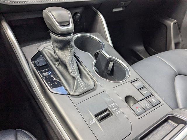 Used 2023 Toyota Highlander XLE image 11