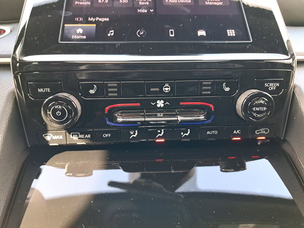 New 2025 Jeep Grand Cherokee Laredo X w/ Luxury Tech Group I image 28