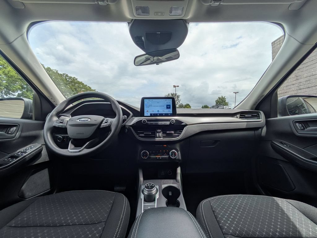 Used 2025 Ford Escape Active AWD/4WD image 25