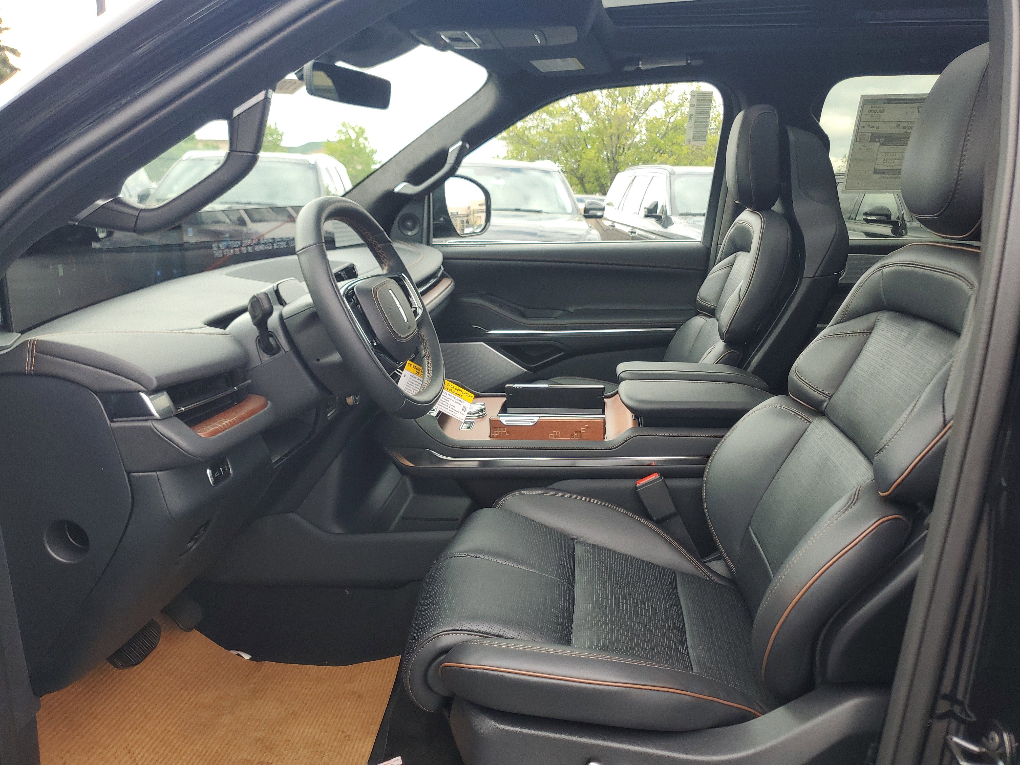 New 2026 Lincoln Navigator Black Label AWD/4WD image 12
