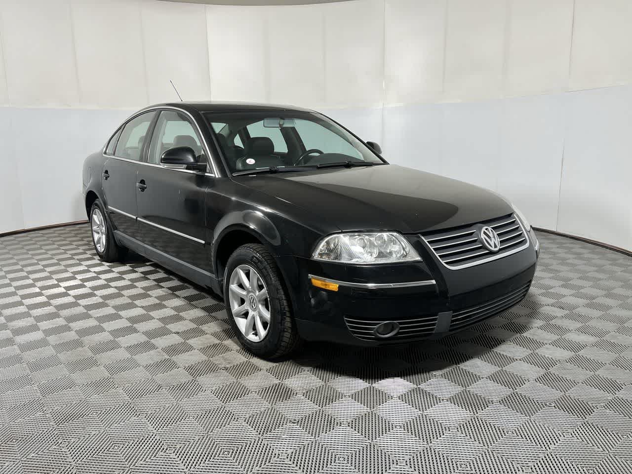 Used 2004 Volkswagen Passat GLS FWD image 2