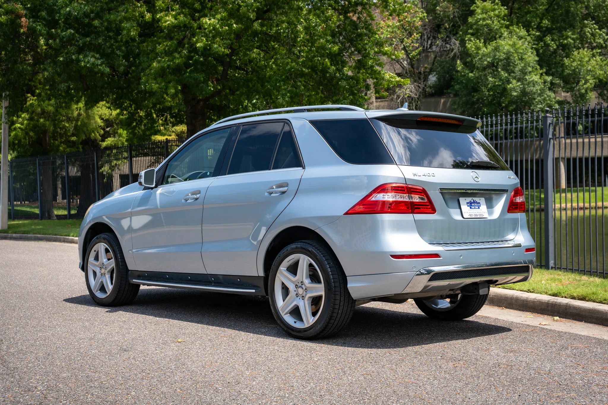 Used 2015 Mercedes-Benz ML 400 4MATIC w/ Lighting Package image 8