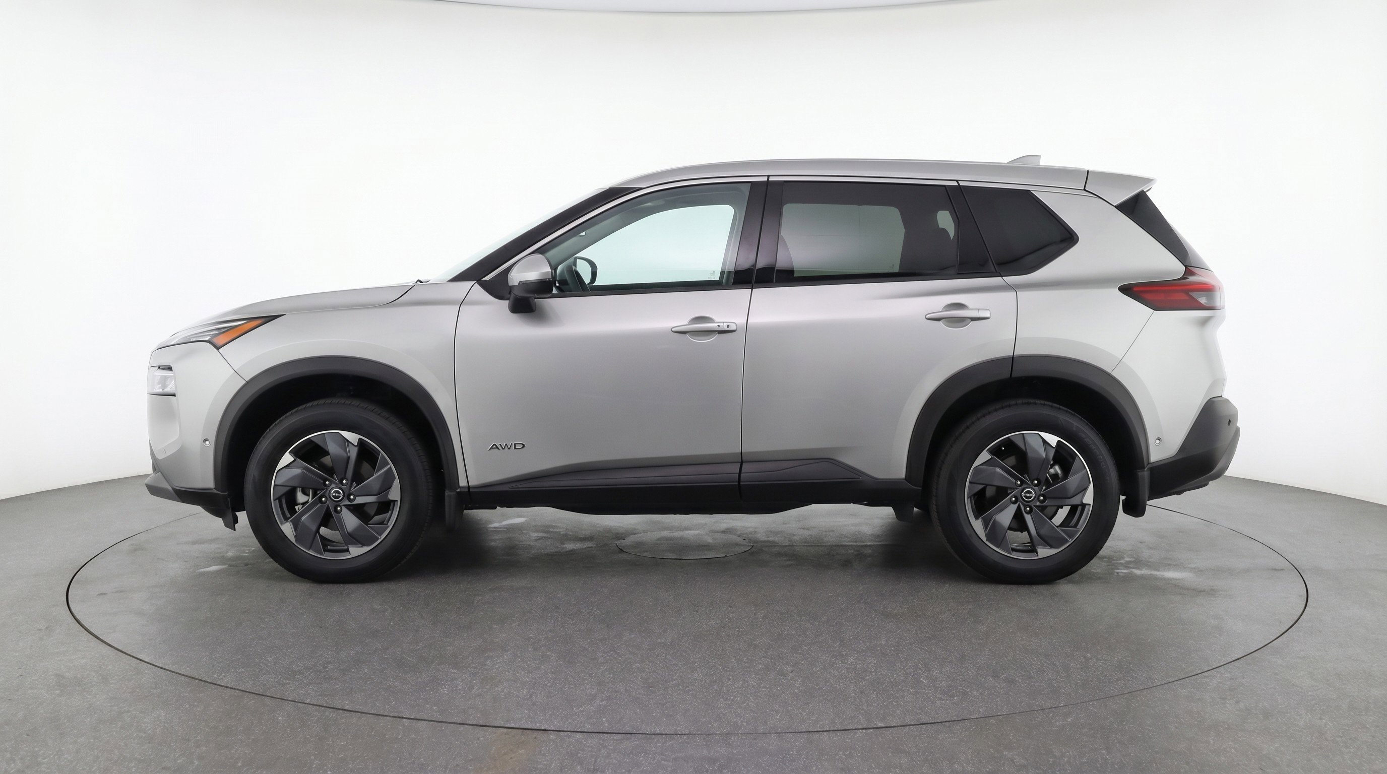 Used 2025 Nissan Rogue SV image 5