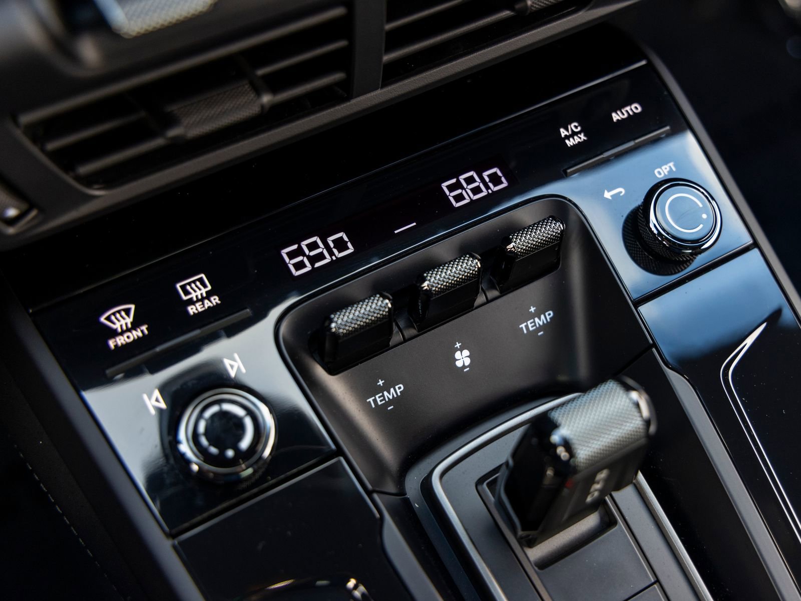 Used 2025 Porsche 911 Carrera 4 GTS image 35