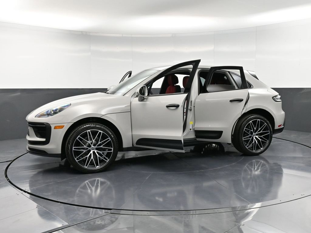 New 2026 Porsche Macan image 35