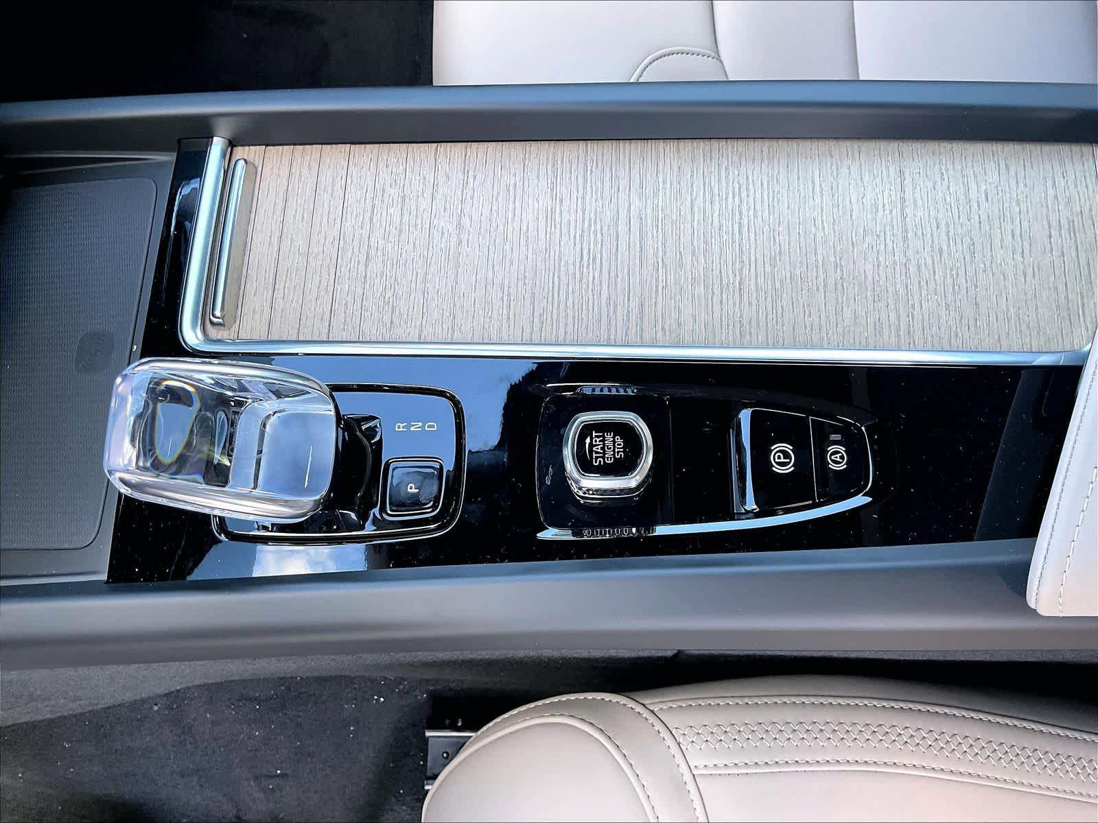 New 2026 Volvo XC60 B5 Plus w/ Climate Package AWD/4WD image 10