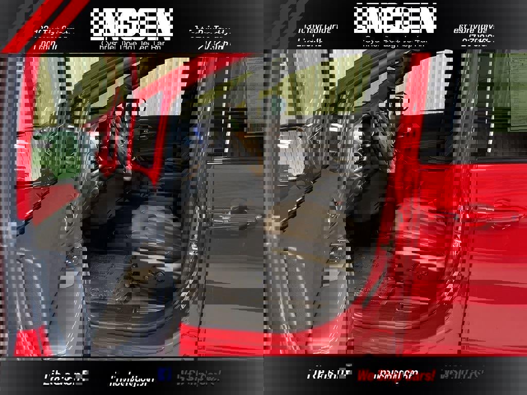 New 2026 Chrysler Pacifica Select image 12