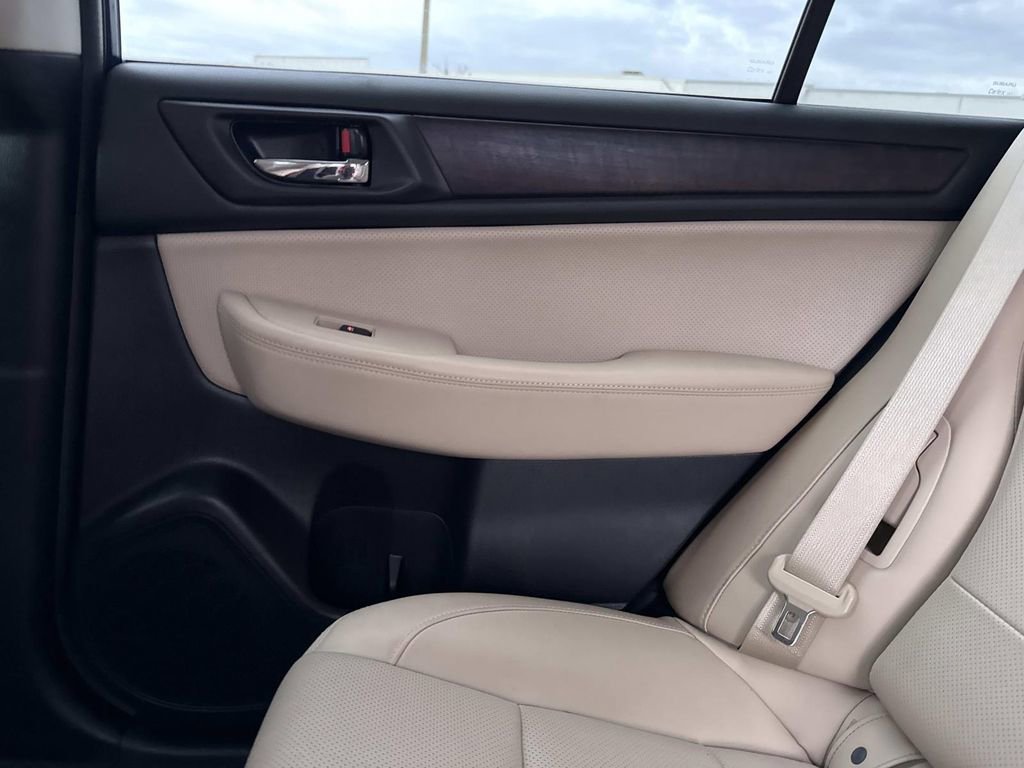 Used 2016 Subaru Outback 3.6R Limited image 17