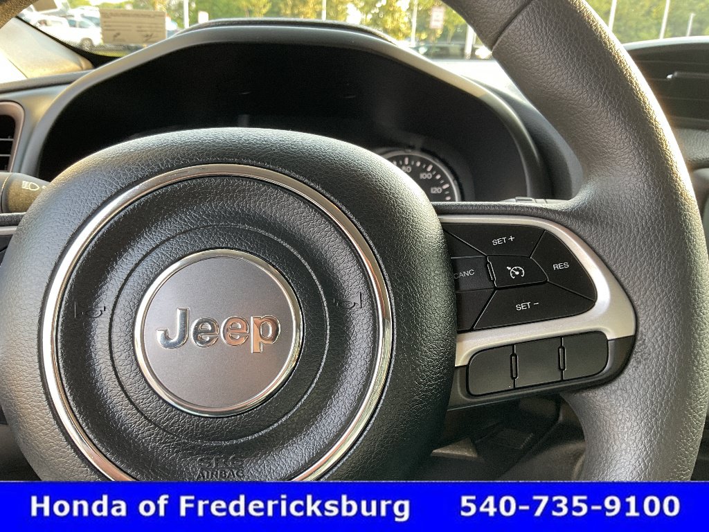 Used 2023 Jeep Renegade Latitude AWD/4WD image 30