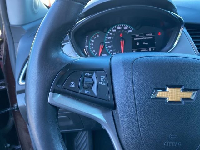 Used 2020 Chevrolet Trax LT w/ LT Convenience Package image 18