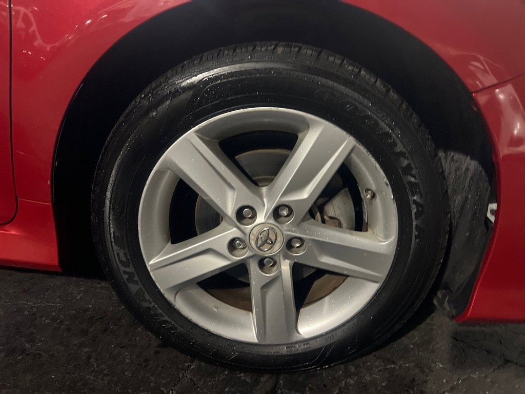 Used 2012 Toyota Camry SE image 39