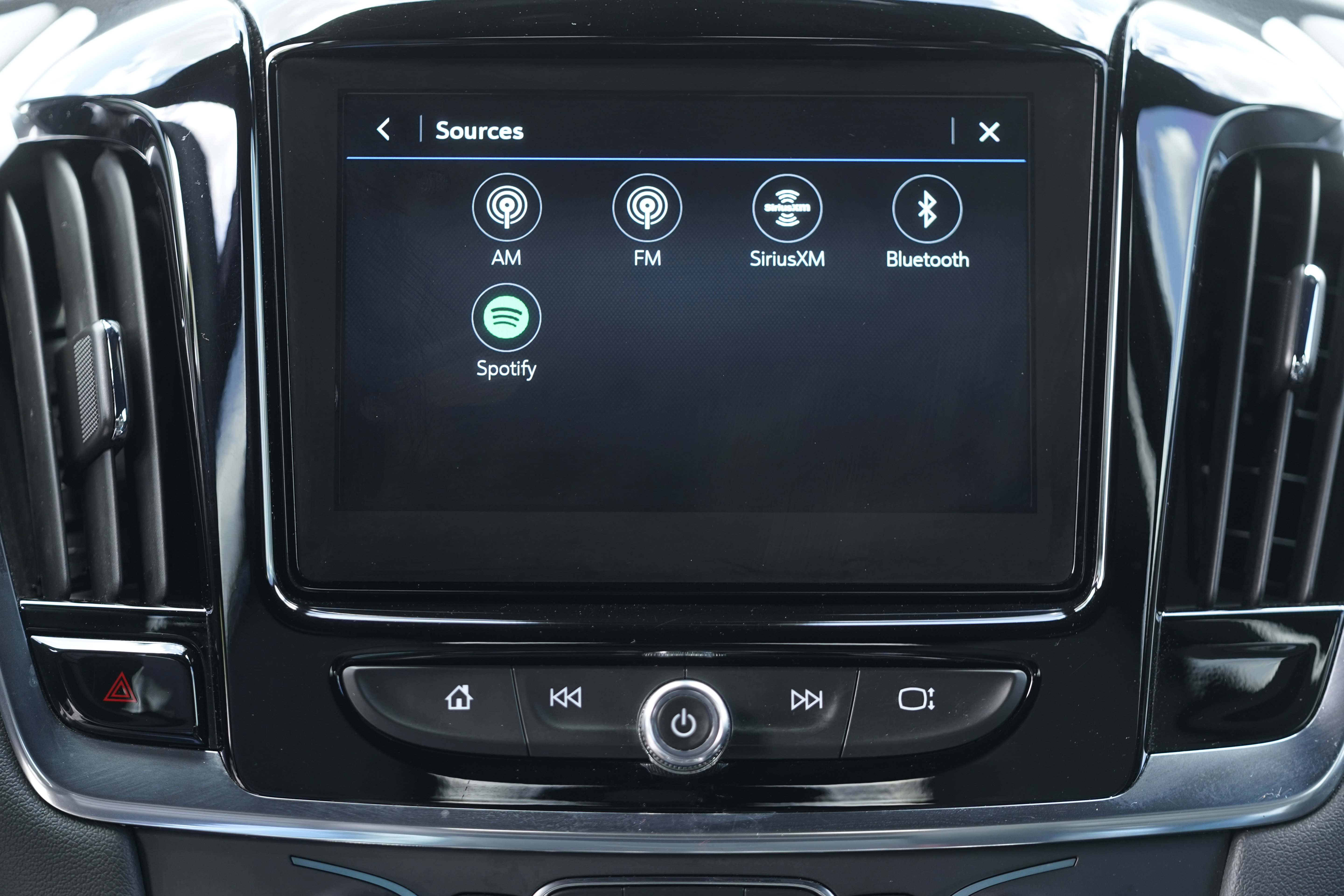 Used 2023 Chevrolet Traverse LT FWD image 28