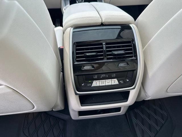 Used 2022 BMW X5 xDrive45e w/ M Sport Package AWD/4WD image 16