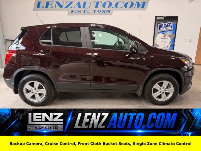 Used 2022 Chevrolet Trax LS w/ Tint and Cruise Package AWD/4WD image 1
