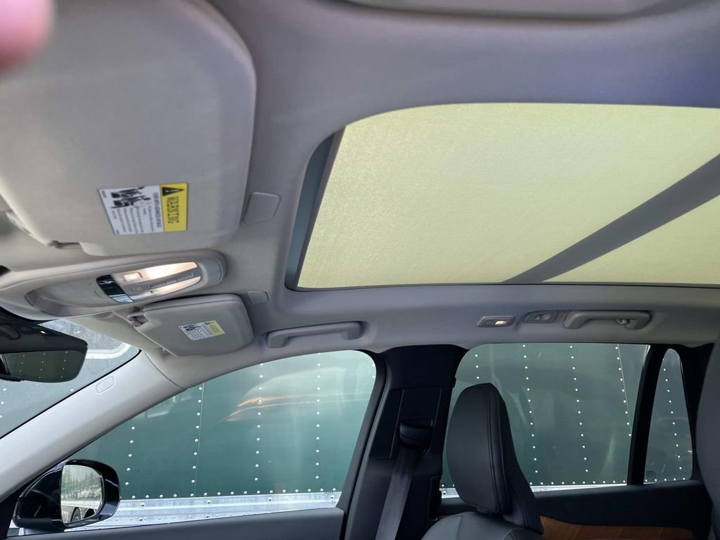 Used 2023 Volvo XC90 B6 Plus w/ Protection Package Premier image 29