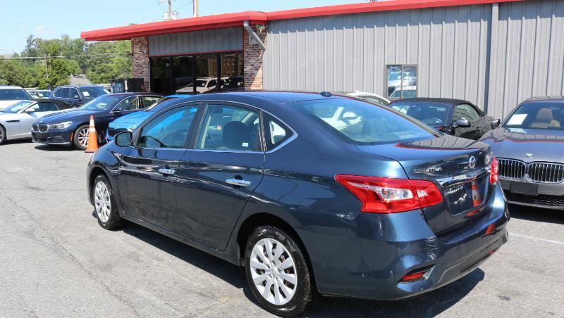 Used 2017 Nissan Sentra SV FWD image 3