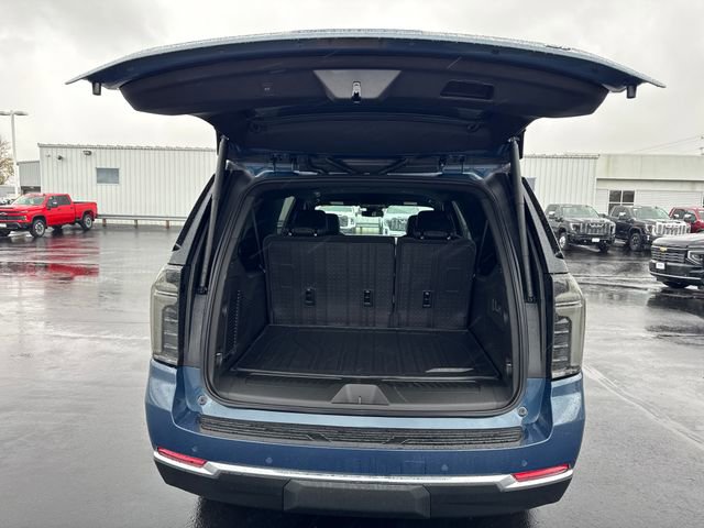 New 2026 Chevrolet Suburban LT image 22