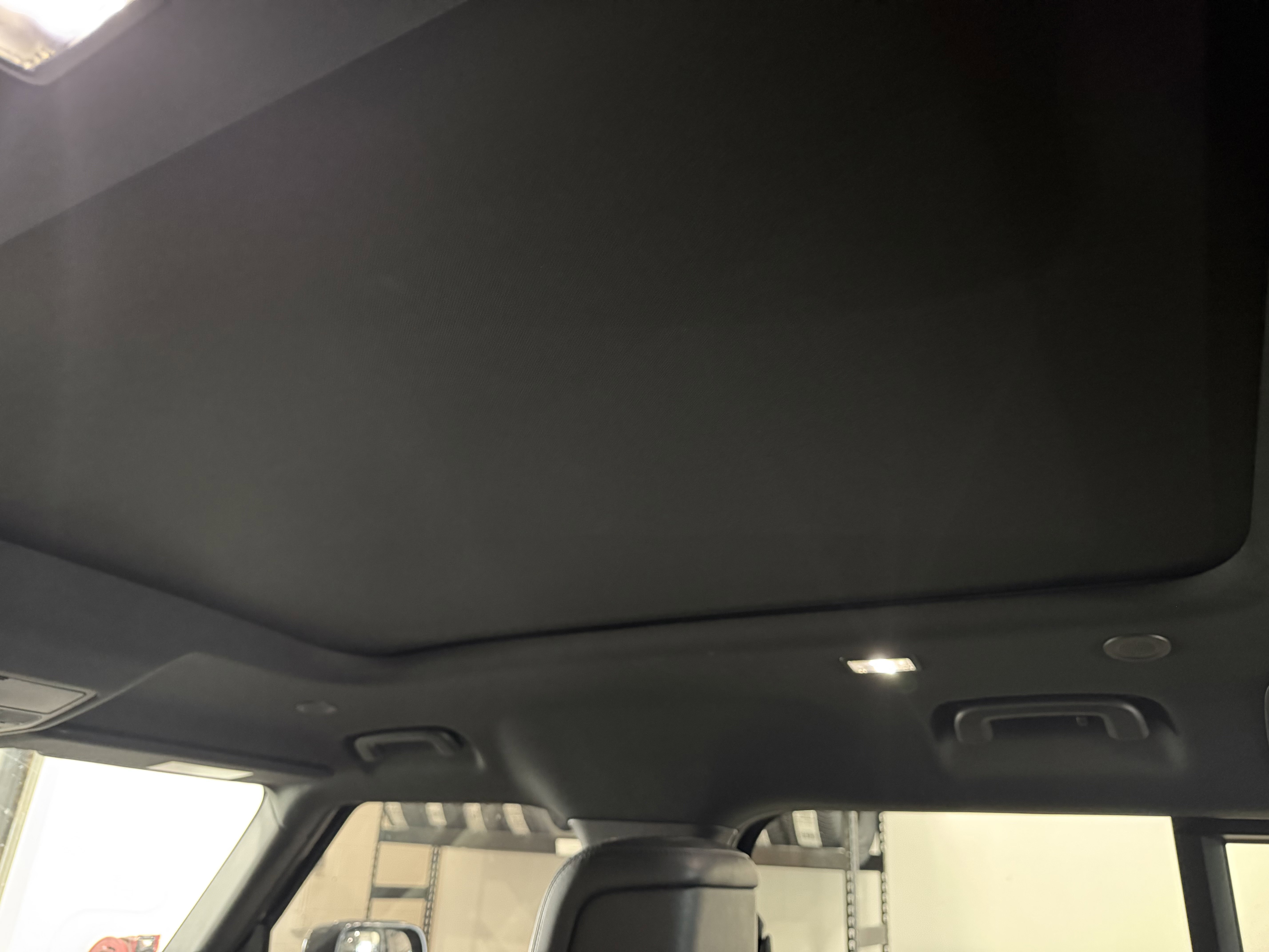 Used 2022 Land Rover Defender 110 X-Dynamic HSE AWD/4WD image 30