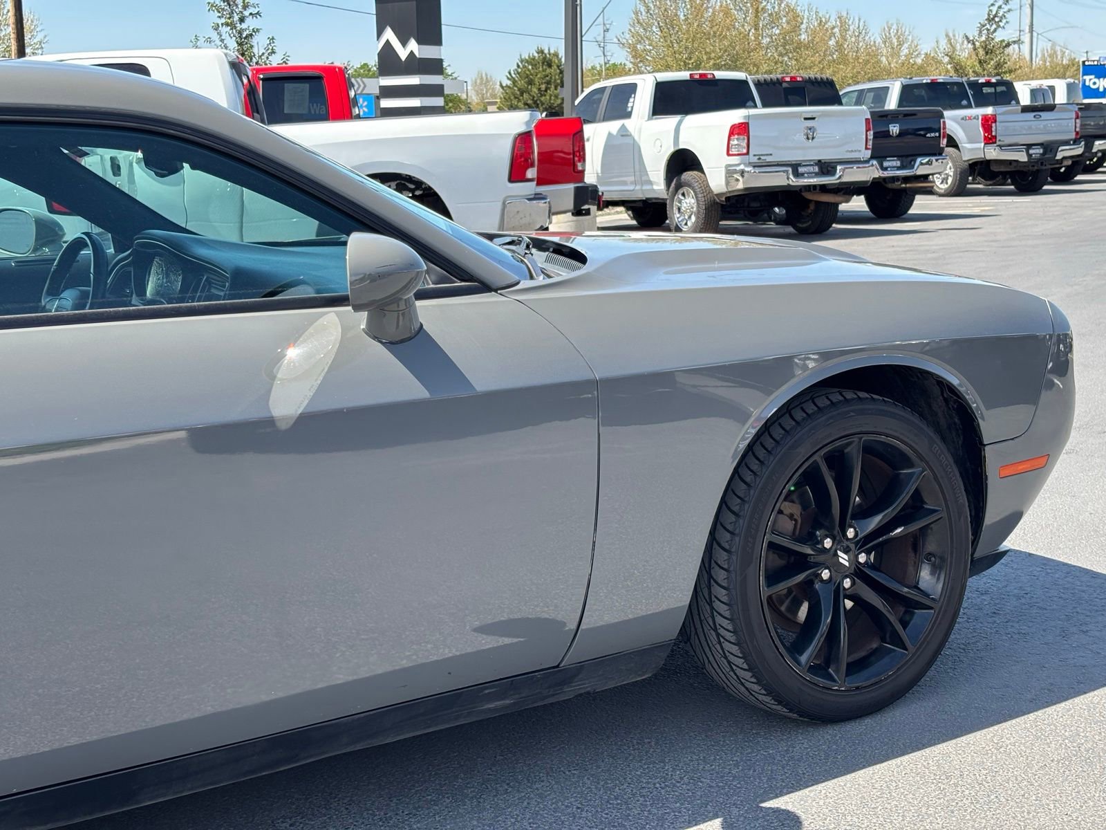 Used 2018 Dodge Challenger SXT w/ Blacktop Package RWD image 3