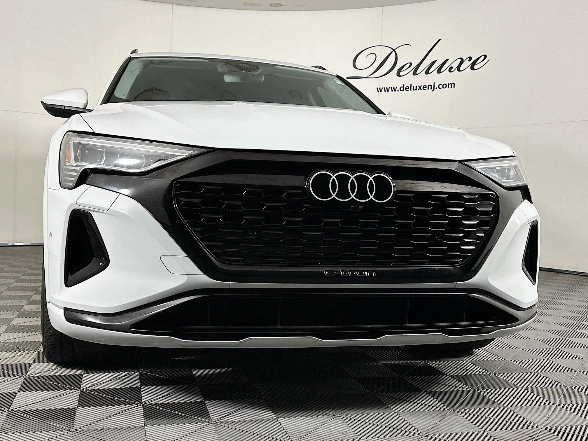 Used 2024 Audi Q8 e-tron Premium Plus w/ Premium Plus Package image 31