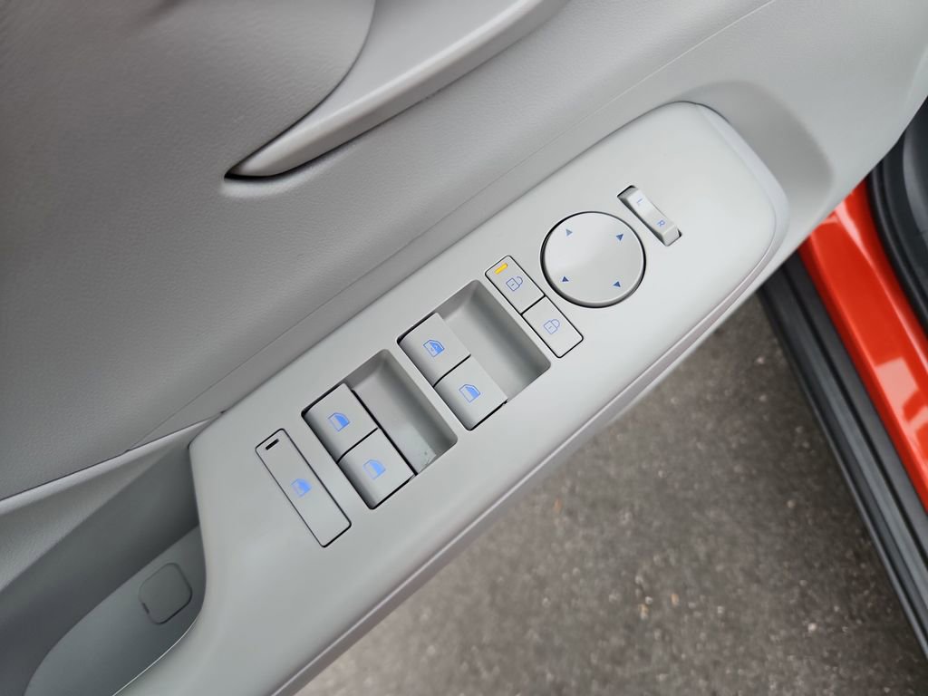 Used 2024 Hyundai Kona SEL image 24