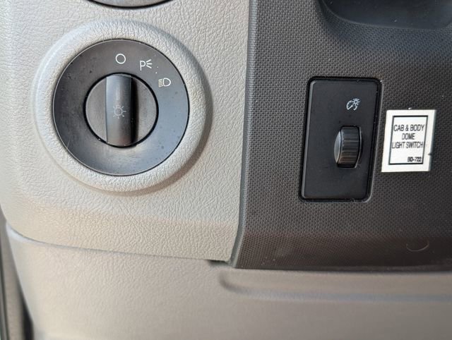 Used 2015 Ford E-350 and Econoline 350 Super Duty image 25