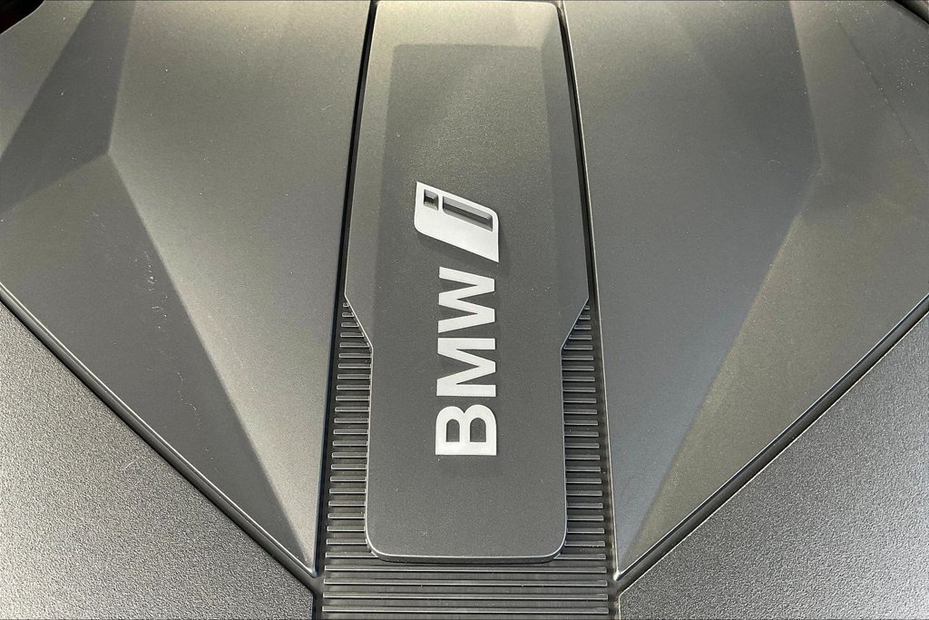 Used 2024 BMW i5 eDrive40i w/ Executive Package RWD image 31