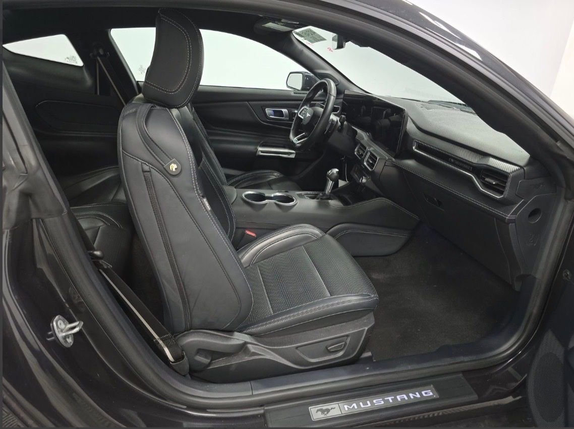 Used 2024 Ford Mustang GT Premium image 9