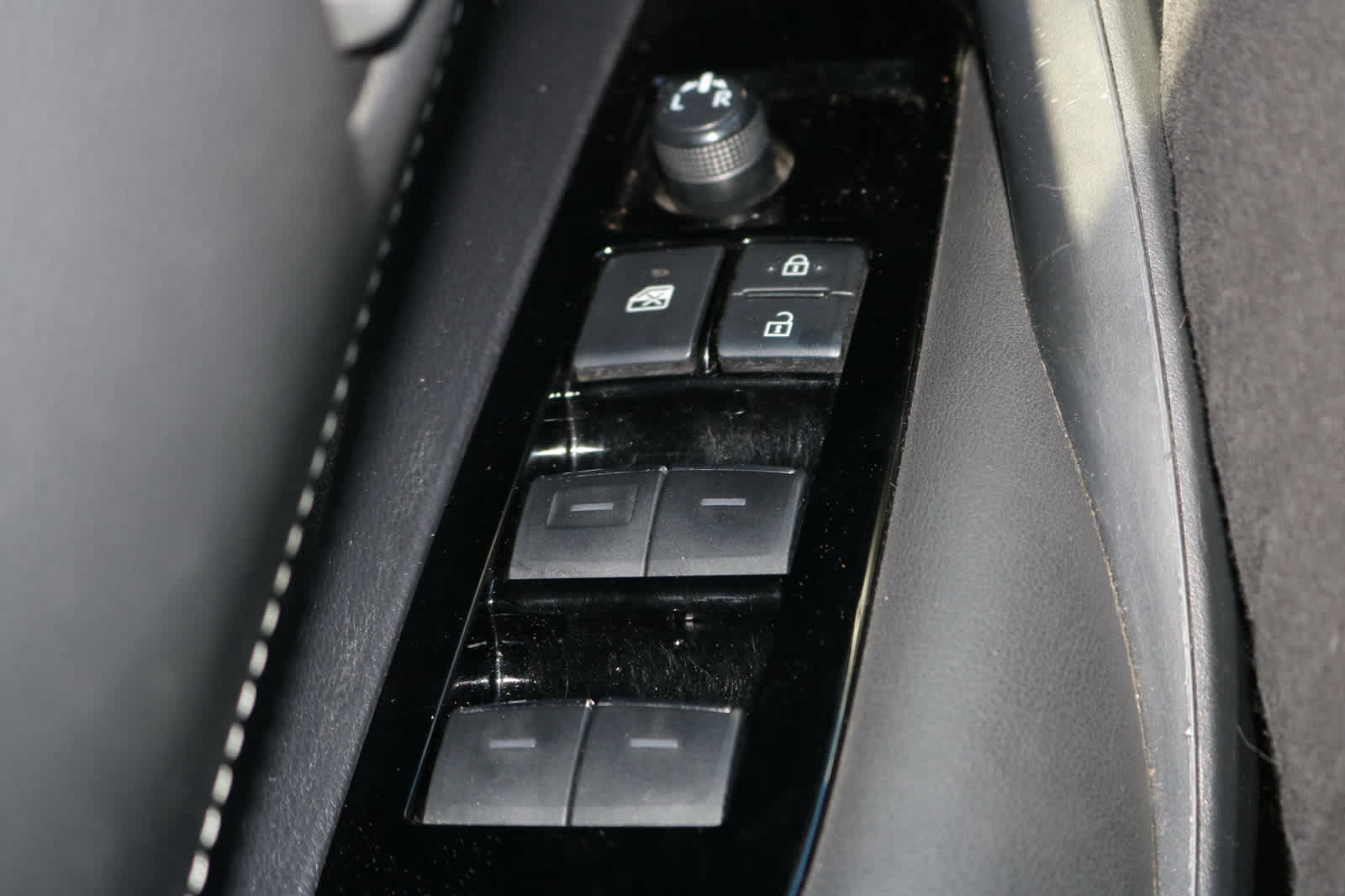 Used 2022 Toyota Corolla SE FWD image 18
