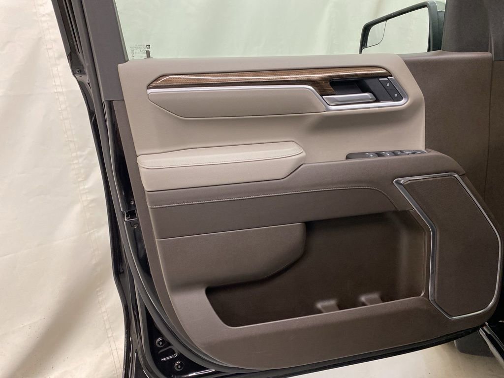 Used 2025 Chevrolet Silverado 1500 LT image 10