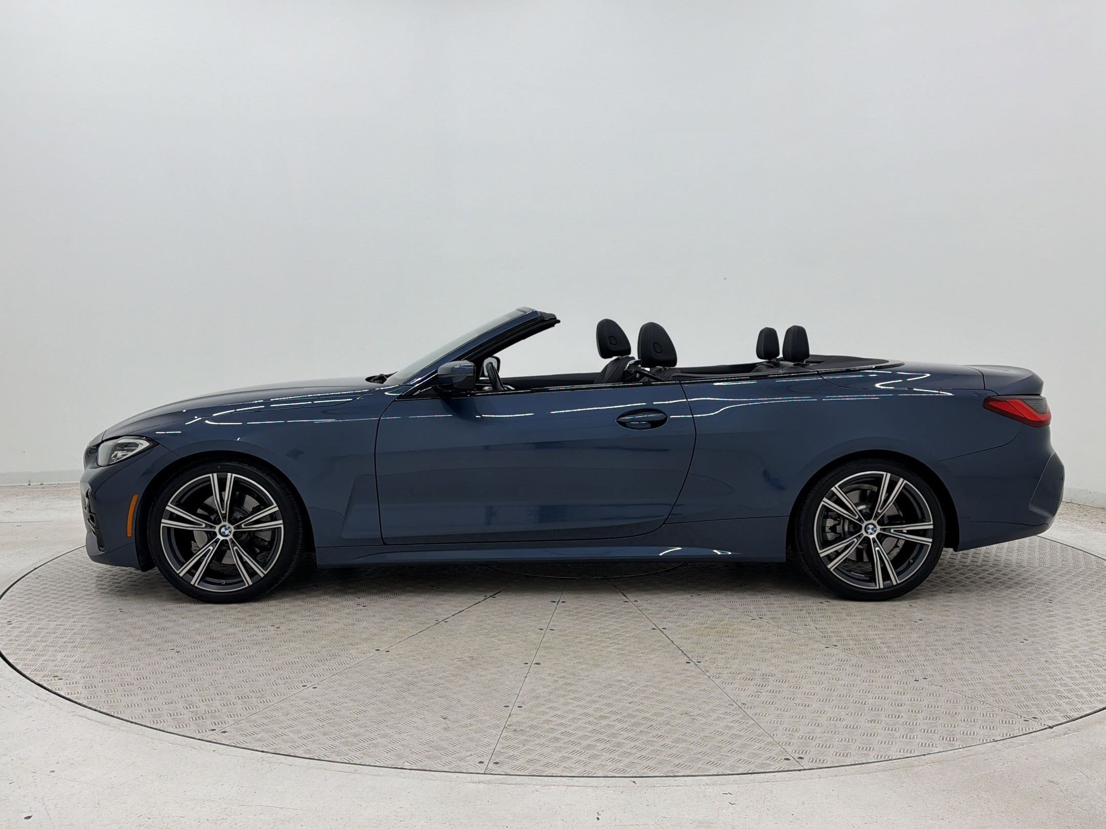 Used 2022 BMW 430i Convertible w/ M Sport Package RWD image 2