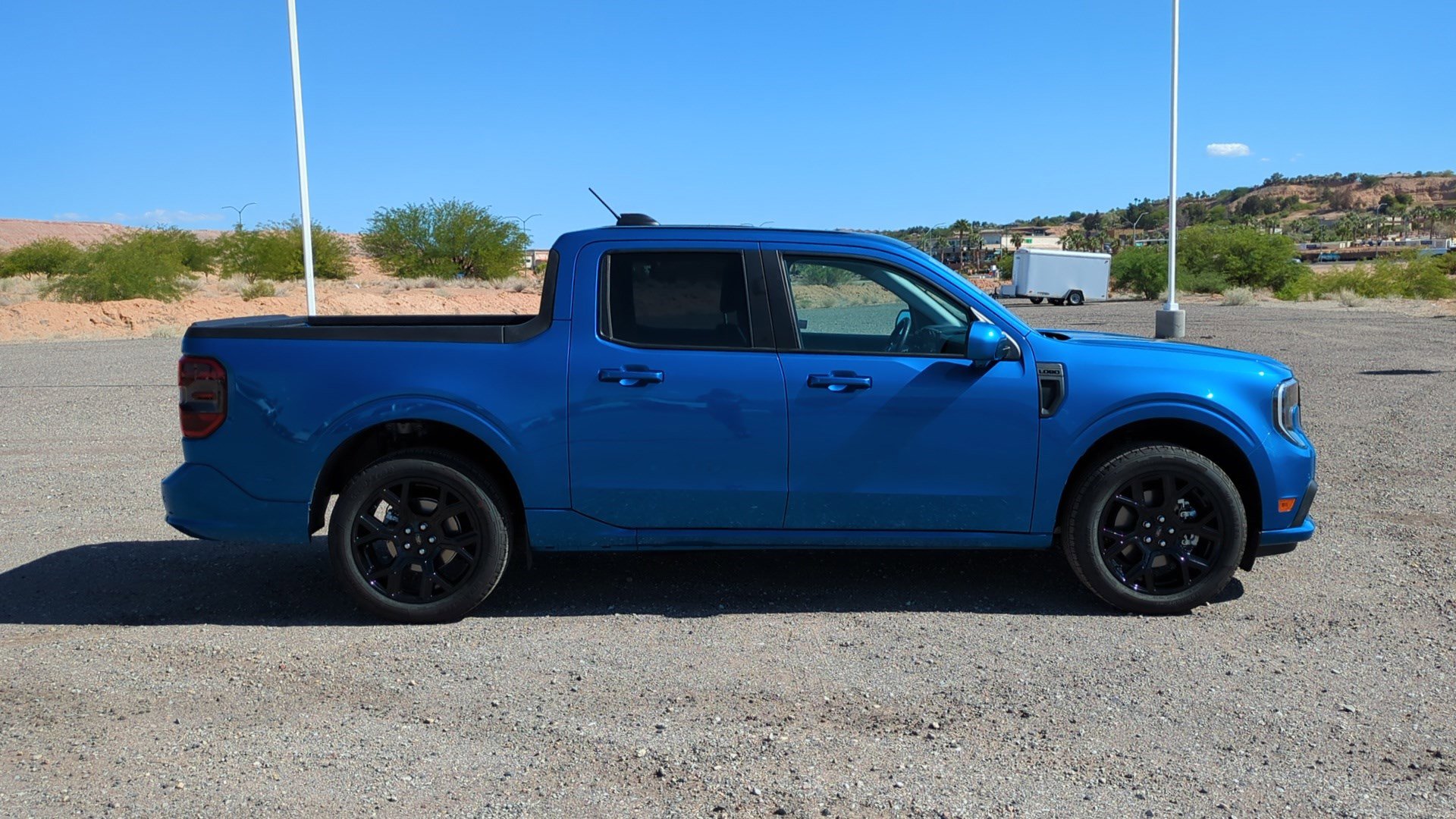 Used 2025 Ford Maverick Lobo AWD/4WD image 2