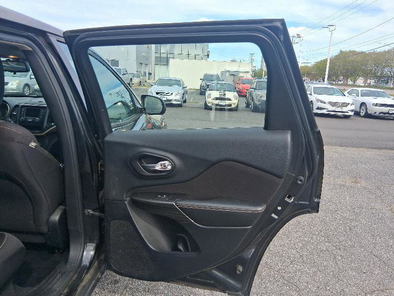 Used 2014 Jeep Cherokee Sport FWD image 20