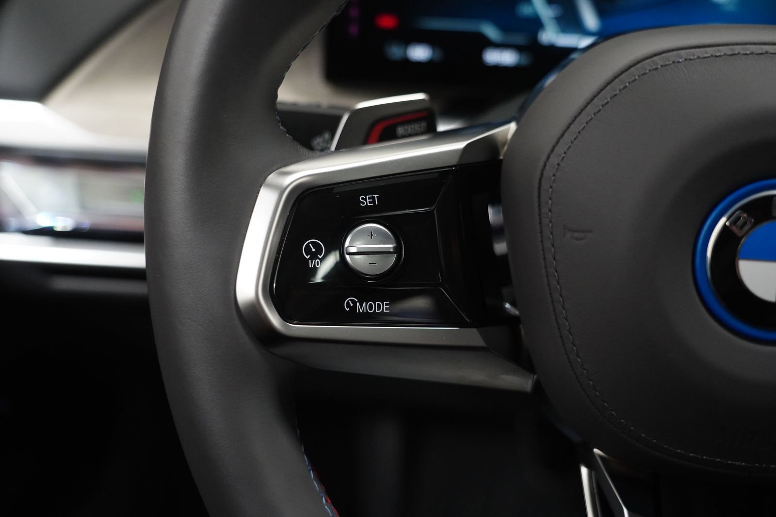 Used 2025 BMW i7 M70 w/ Executive Package image 18