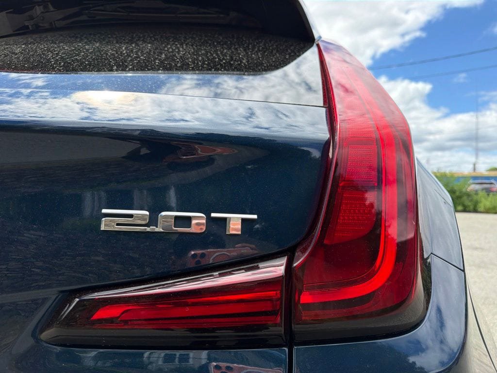 Used 2019 Cadillac XT4 Premium Luxury w/ Cold Weather Package AWD/4WD image 10