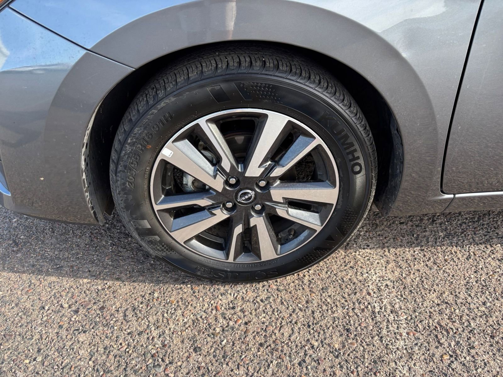 Used 2025 Nissan Versa SV FWD image 28