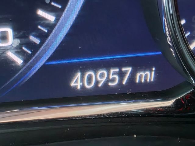 Used 2023 GMC Acadia AT4 w/ Technology Package image 18