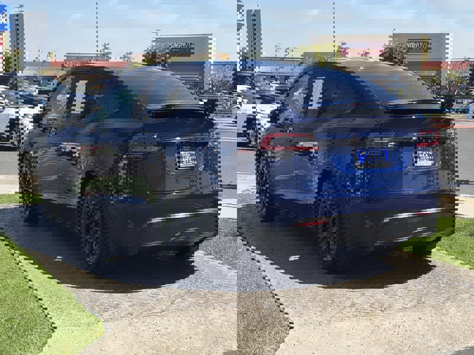 Used 2025 Tesla Model X image 4