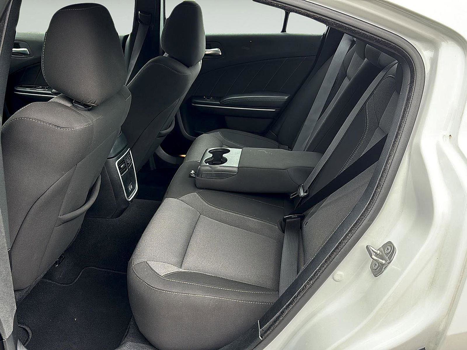 Used 2022 Dodge Charger SXT image 12