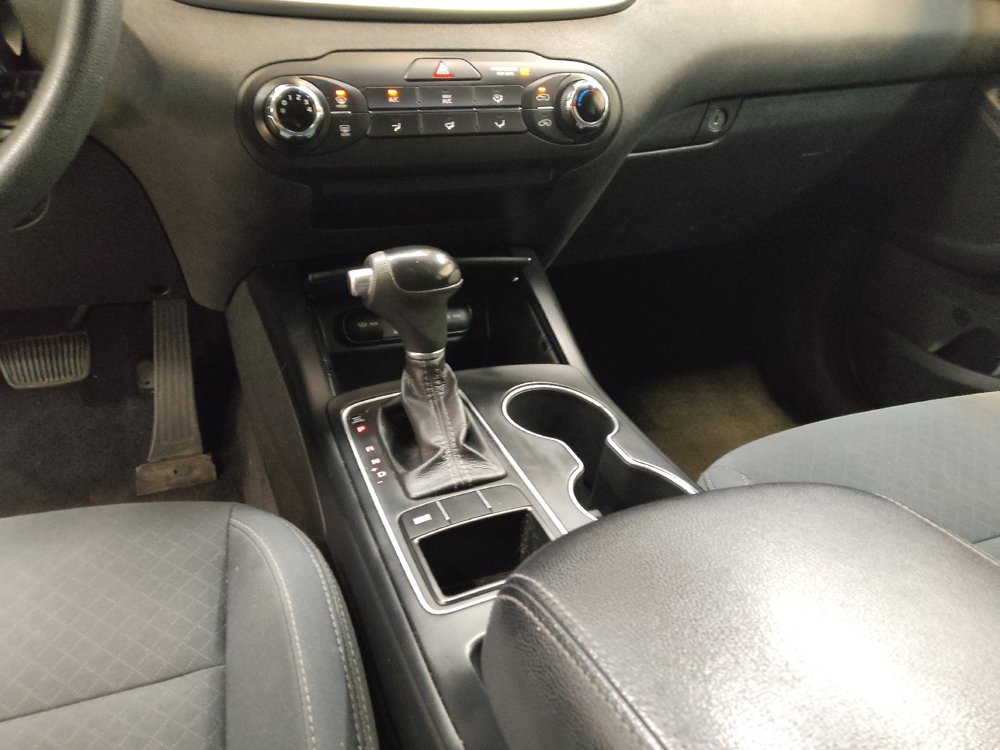 Used 2016 Kia Sorento FWD image 26