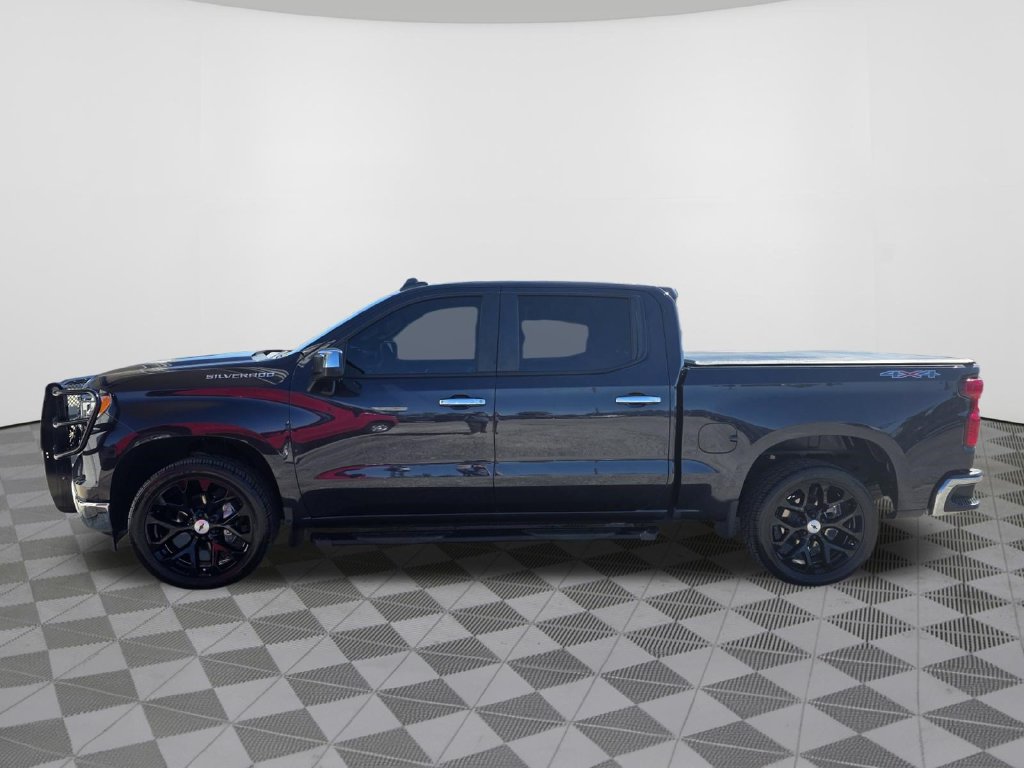 Used 2024 Chevrolet Silverado 1500 LT AWD/4WD image 12
