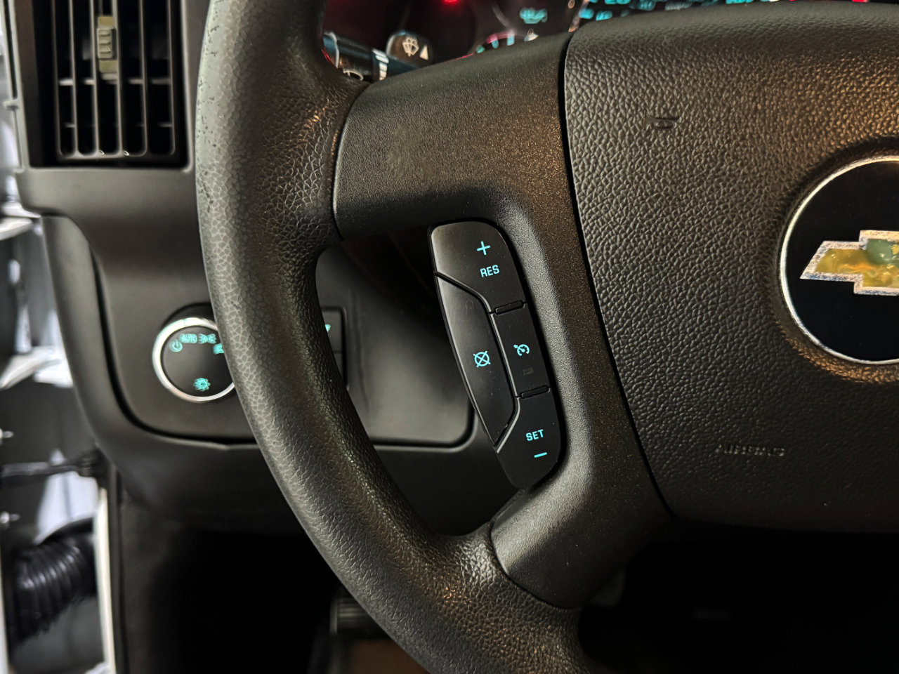 Used 2019 Chevrolet Express 2500 w/ Driver Convenience Package image 14