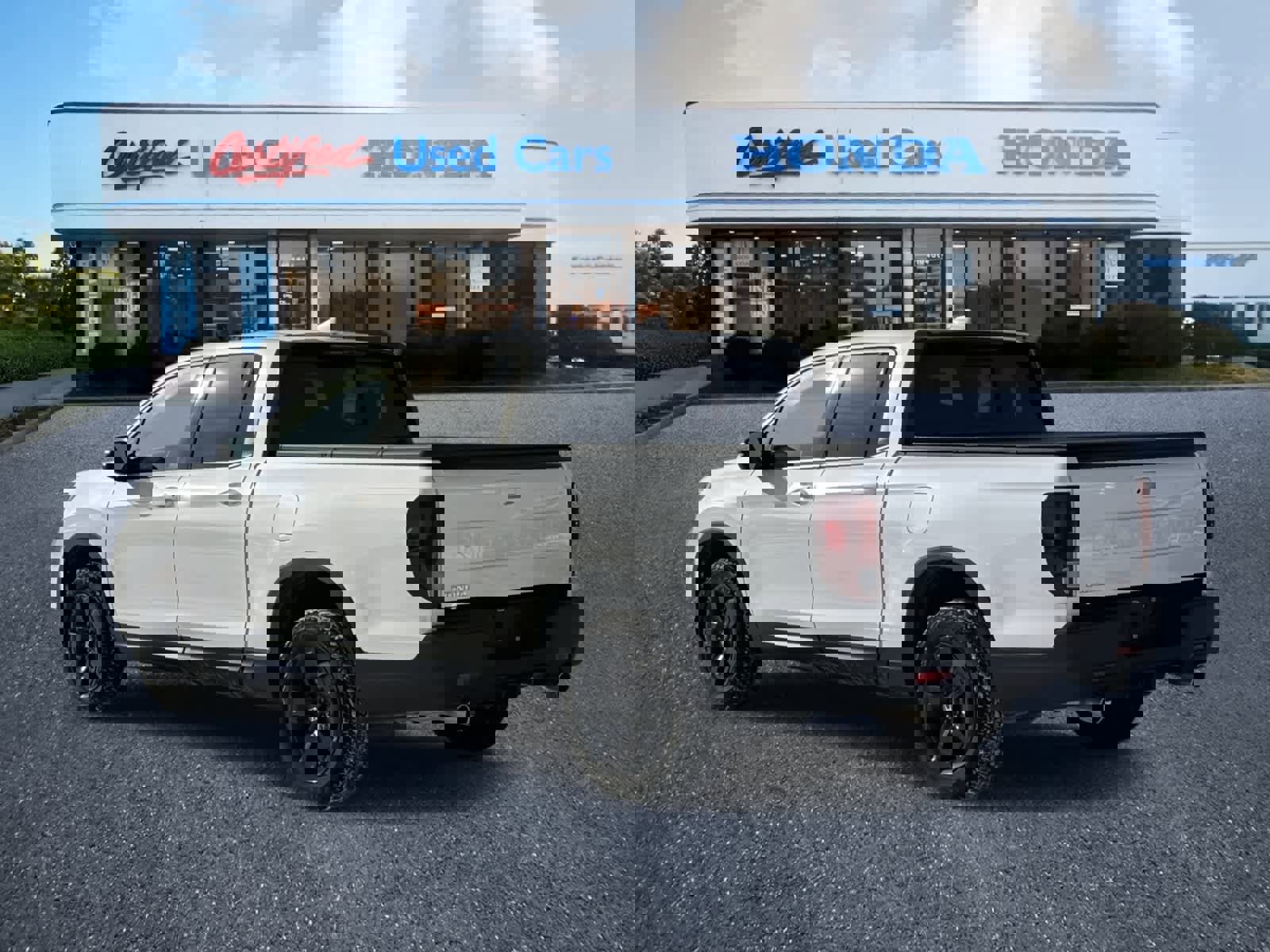 Used 2025 Honda Ridgeline Black Edition image 3