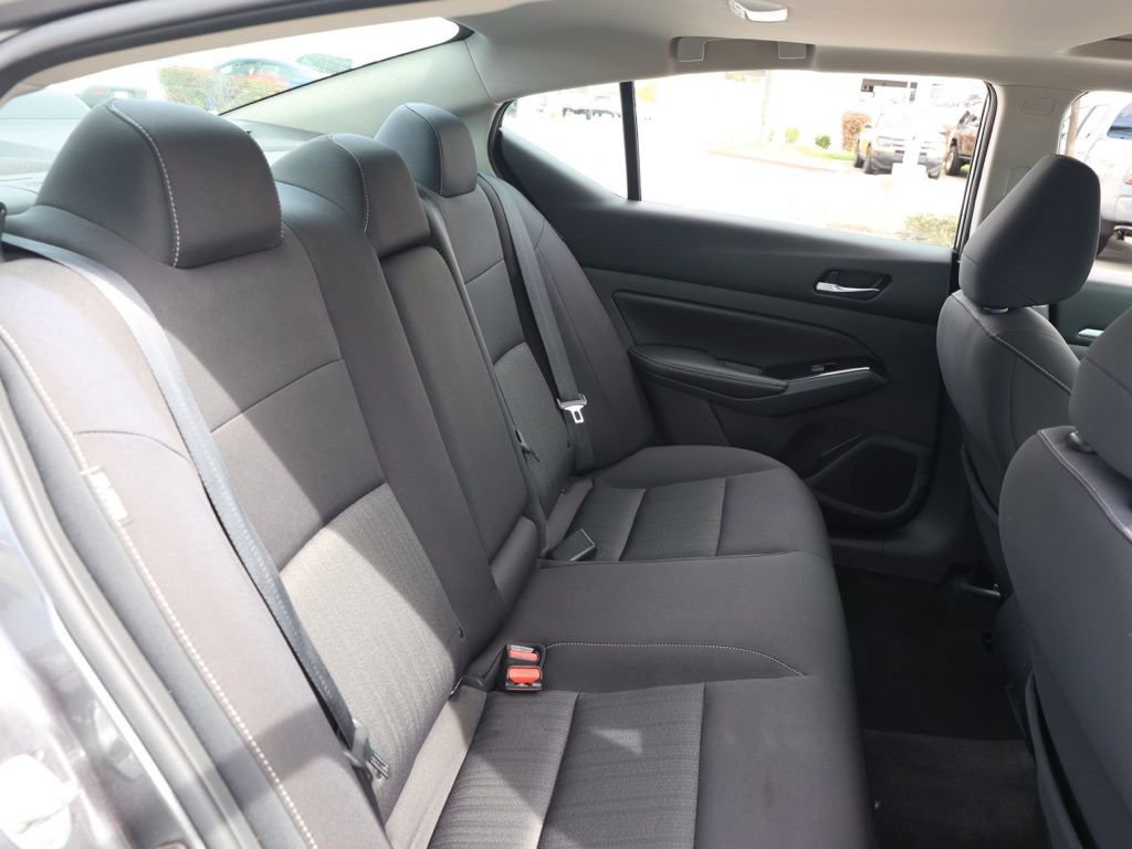 Used 2021 Nissan Altima 2.5 SV w/ SV Premium Package image 17